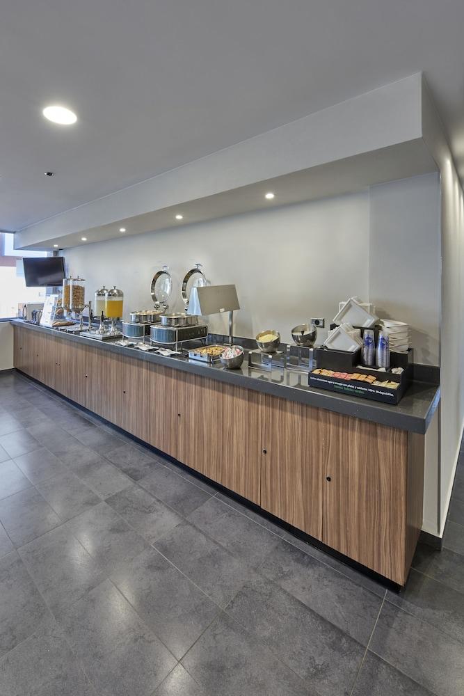 Express By Marriott Hotel 4*