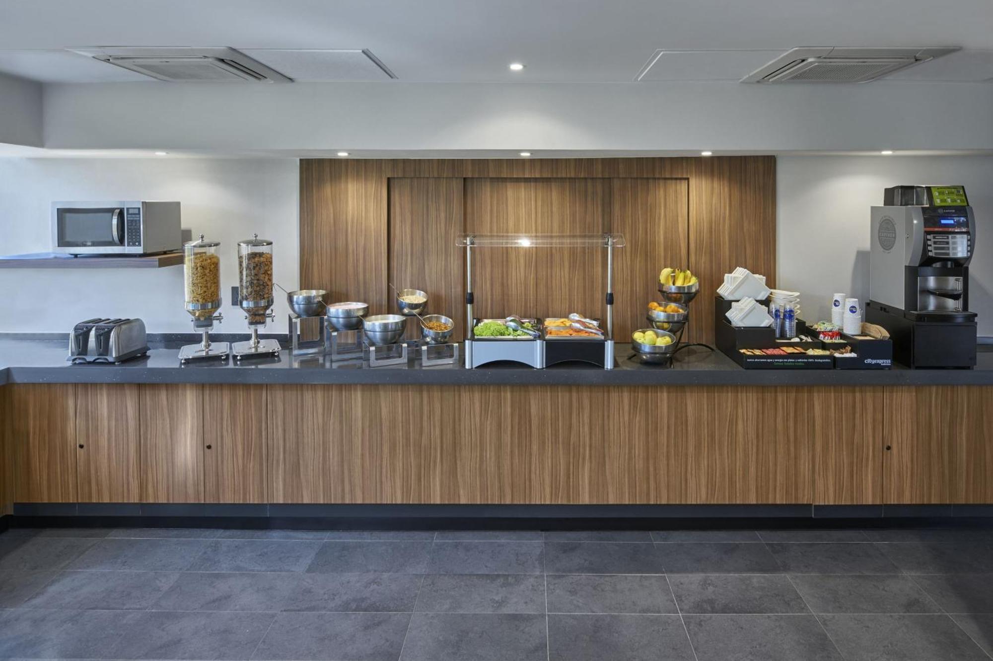 Express By Marriott Queretaro
